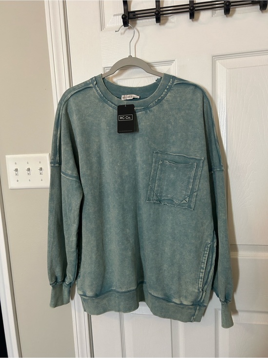 Zenana Outfitters Tops - NEW!! RC Co. Washed Teal Crewneck Sweatshirt